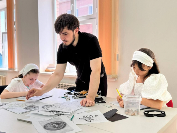 Мастер класс на тему «Создание картины с изображением национального парного танца с выжиганием по дереву».