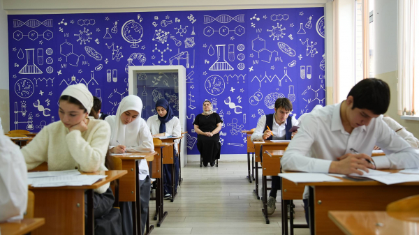ДЛЯ ОБУЧАЮЩИХСЯ ВЫПУСКНЫХ КЛАССОВ ГРОЗНОГО СТАРТОВАЛ ПРОБНЫЙ ПЕРИОД СДАЧИ ЕГЭ